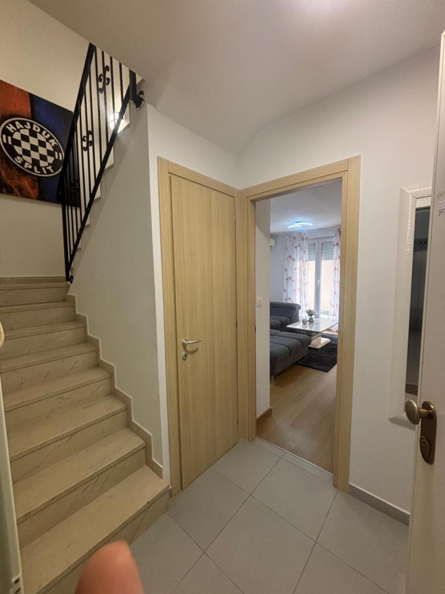 Apartment Dalmatinos Split Znjan Εξωτερικό φωτογραφία