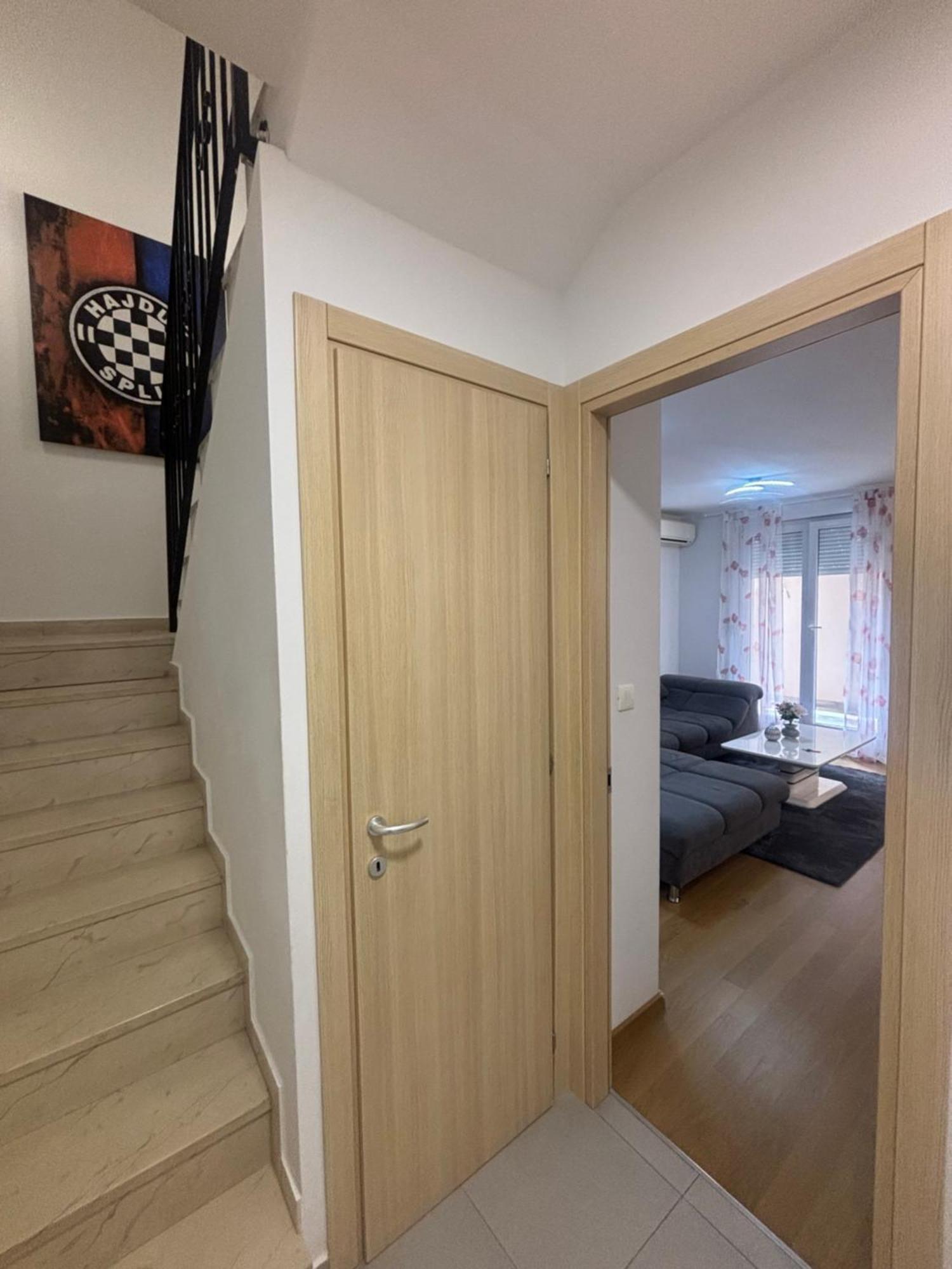 Apartment Dalmatinos Split Znjan Εξωτερικό φωτογραφία