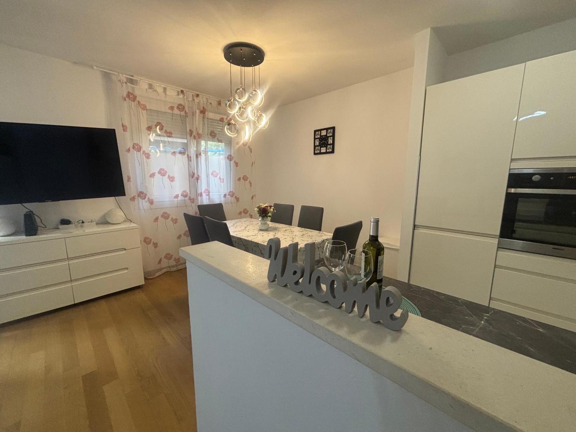 Apartment Dalmatinos Split Znjan Εξωτερικό φωτογραφία