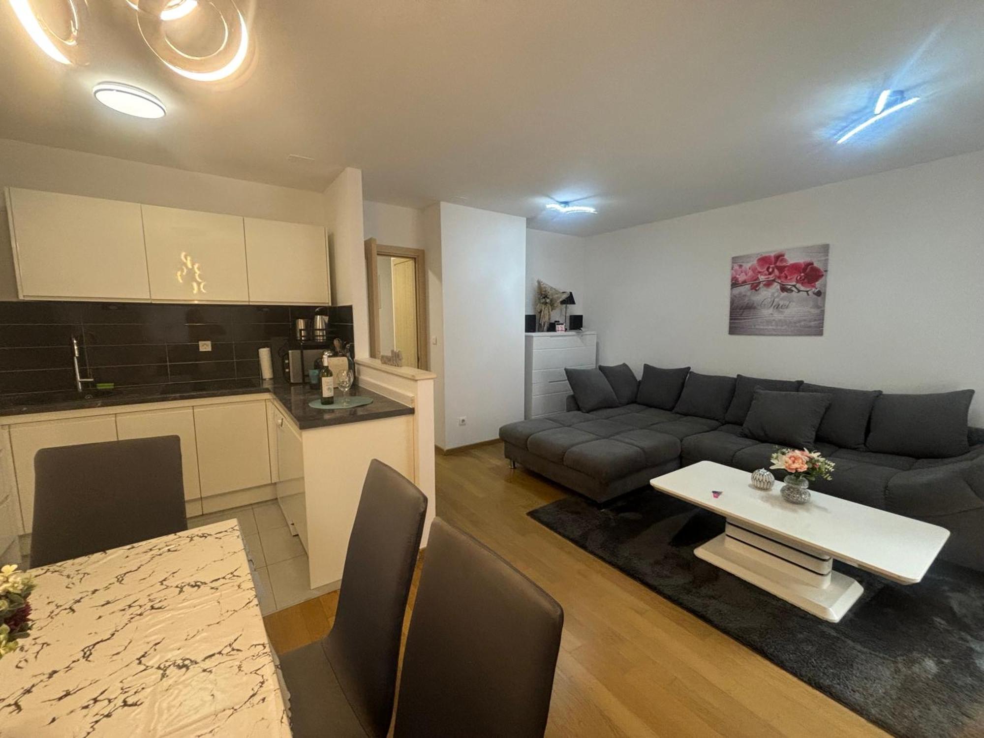 Apartment Dalmatinos Split Znjan Εξωτερικό φωτογραφία