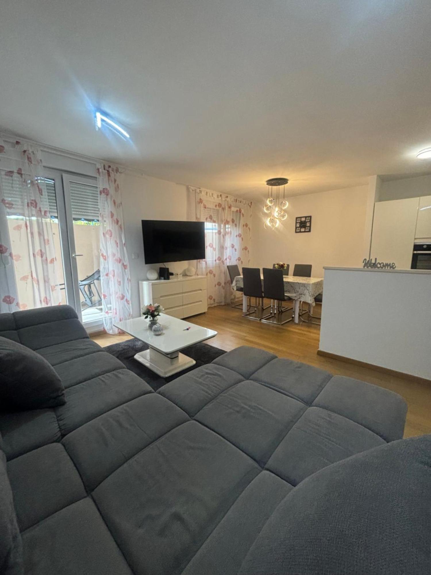 Apartment Dalmatinos Split Znjan Εξωτερικό φωτογραφία